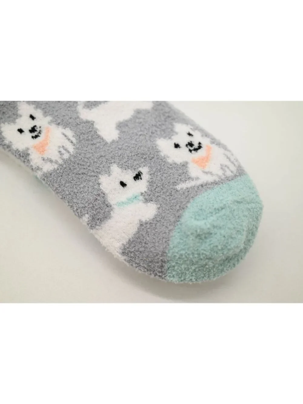 NWT Stay Cozy 2 Pack Low Cut Fuzzy Socks One Size Gray White Dog Animal Print
